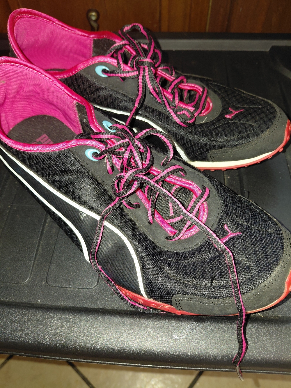 Puma Women's Black and Pink Athletic Sneakers